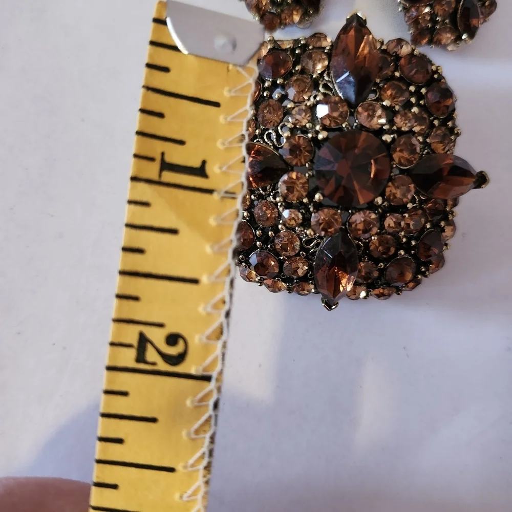 Lisner Jewelry add touch